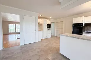 3325 Steed Dr, Florissant, MO 63033 - Photo 9