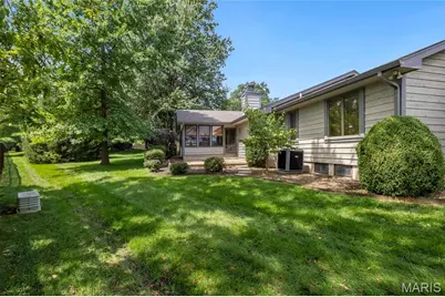 13 Village Drive W, Saint Charles, MO 63303 - Photo 35