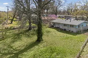 10822 Hallwood Dr, Saint Louis, MO 63136 - Photo 29