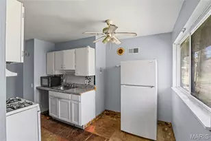 10822 Hallwood Dr, Saint Louis, MO 63136 - Photo 11