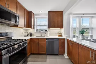 7745 Kingsbury Blvd, Saint Louis, MO 63105 - Photo 11