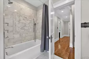 424 Oakley Dr, Saint Louis, MO 63105 - Photo 13