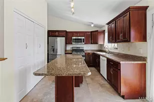 804 Shady Ridge Ct, Saint Louis, MO 63125 - Photo 23