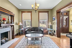 3877 Utah Pl, Saint Louis, MO 63116 - Photo 9