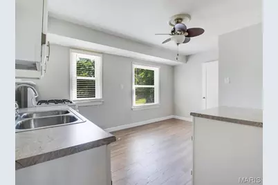 5237 Heege Road, Saint Louis, MO 63123 - Photo 3