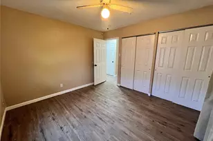 2390 Teakwood Manor Dr, Florissant, MO 63031 - Photo 15