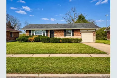 325 Royce Drive, Saint Louis, MO 63135 - Photo 1