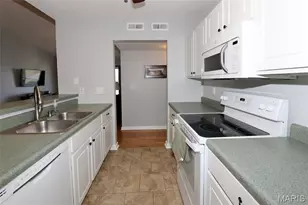 3605 Tracey Rich Rd, Saint Louis, MO 63125 - Photo 13