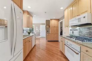 6 Lake Pembroke Dr, Ferguson, MO 63135 - Photo 13