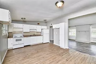 475 Countryside Dr, Florissant, MO 63033 - Photo 11