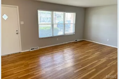 724 Clarence Drive, Saint Charles, MO 63301 - Photo 3