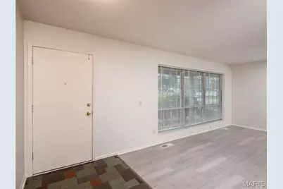 10636 Roanna Lane, Saint Louis, MO 63128 - Photo 9