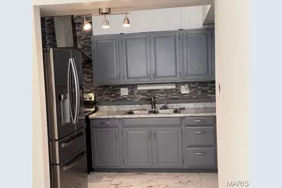 10746 Glen Garry Road, Saint Louis, MO 63137 - Photo 17