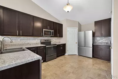 125 Hidden Bluffs Drive, Lake Saint Louis, MO 63367 - Photo 19