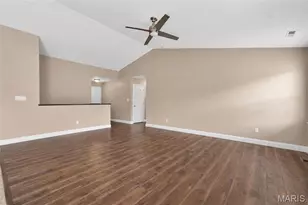 125 Hidden Bluffs Dr, Lake Saint Louis, MO 63367 - Photo 9