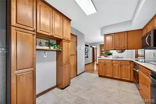 11 Elmwood Pl, Saint Charles, MO 63301 - Photo 11