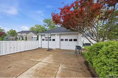 227 W Old Watson, Saint Louis, MO 63119 - Photo 3