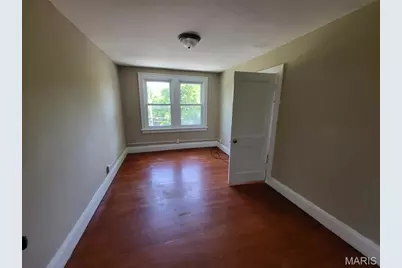 8801 Blewett Avenue, Jennings, MO 63136 - Photo 3