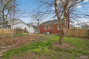 741 Club Ln, Kirkwood, MO 63122 - Photo 19