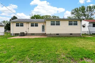 205 Lynn Meadows Ln, Florissant, MO 63033 - Photo 33