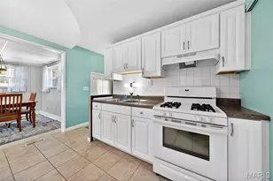 205 Lynn Meadows Ln, Florissant, MO 63033 - Photo 17