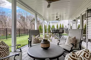 973 Tara Ct, Chesterfield, MO 63005 - Photo 7