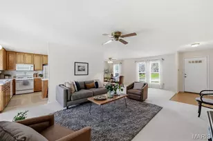 2166 Pheasant Run Dr, Saint Louis, MO 63043 - Photo 11