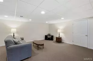 2166 Pheasant Run Dr, Saint Louis, MO 63043 - Photo 35