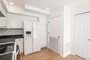 1010 Thoreau Ct, Saint Louis, MO 63146 - Photo 13