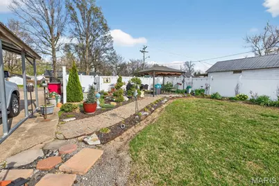 303 Dorothy Street, Sikeston, MO 63801 - Photo 5