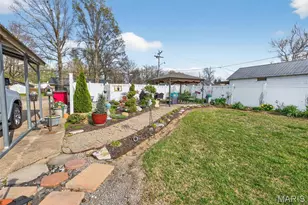 303 Dorothy St, Sikeston, MO 63801 - Photo 5