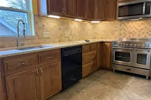 341 Spruce St, Bourbon, MO 65441 - Photo 11