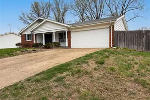 2940 Dover Dr, Florissant, MO 63033 - Photo 7