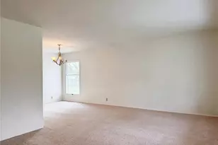 2940 Dover Dr, Florissant, MO 63033 - Photo 9