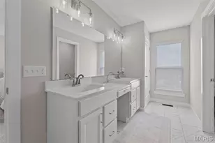 8933 Eager Rd, Saint Louis, MO 63144 - Photo 15