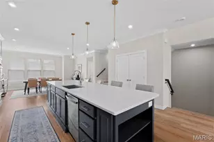 8933 Eager Rd, Saint Louis, MO 63144 - Photo 9