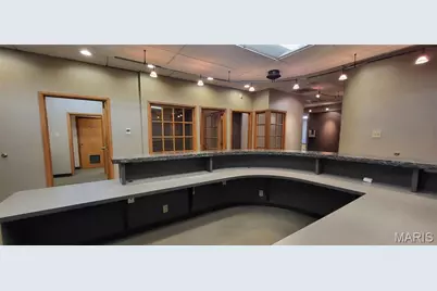 9914 Kennerly Road, Saint Louis, MO 63128 - Photo 11