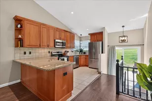 12900 Springdale Village Dr, Saint Louis, MO 63146 - Photo 11