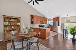 12900 Springdale Village Dr, Saint Louis, MO 63146 - Photo 5