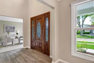1952 Farm Valley Dr, Chesterfield, MO 63017 - Photo 5
