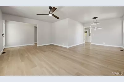 3025 Chadwick Drive, Florissant, MO 63033 - Photo 5