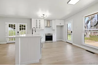 3025 Chadwick Drive, Florissant, MO 63033 - Photo 9