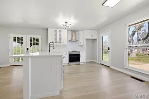 3025 Chadwick Dr, Florissant, MO 63033 - Photo 9