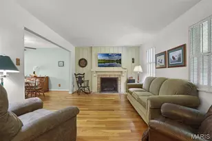 10448 Gregory Ct, Saint Louis, MO 63128 - Photo 3