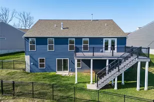 256 Savannah Ridge Ct, Fenton, MO 63026 - Photo 3