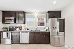 609 S 4th St, Saint Charles, MO 63301 - Photo 9