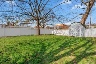 609 S 4th St, Saint Charles, MO 63301 - Photo 31