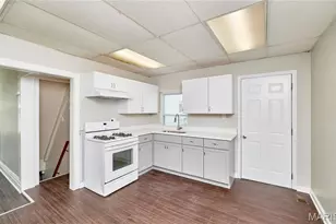 4832 Goethe Ave, Saint Louis, MO 63116 - Photo 9