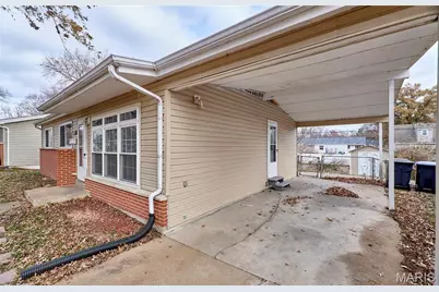 855 Daniel Boone Drive, Florissant, MO 63031 - Photo 5