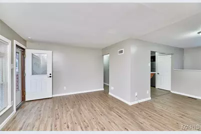 855 Daniel Boone Drive, Florissant, MO 63031 - Photo 9